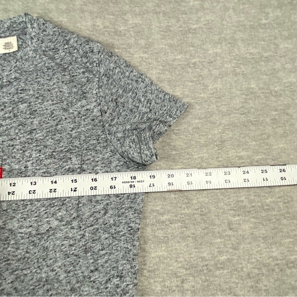 Levis Womens Gray‎ Short Sleeve Crew Neck T-Shirt Size Medium - Picture 6 of 7